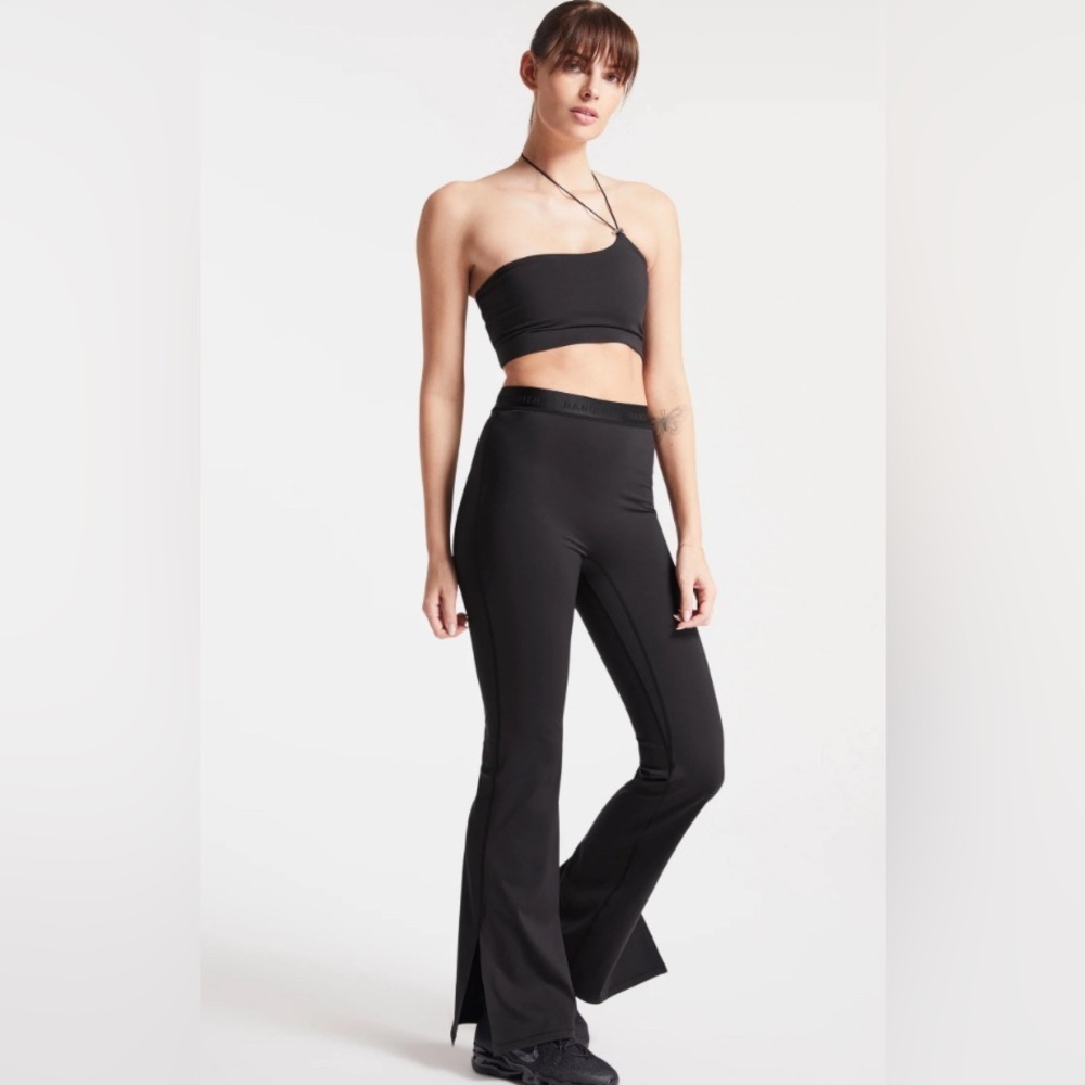 Bandier Jacaranda Set: Sport Logo Slit Legging + Asymmetric Toggle Bra - Picture 3 of 16